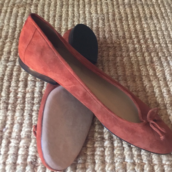 New Italian made russet suede flats - Picture 4 of 4